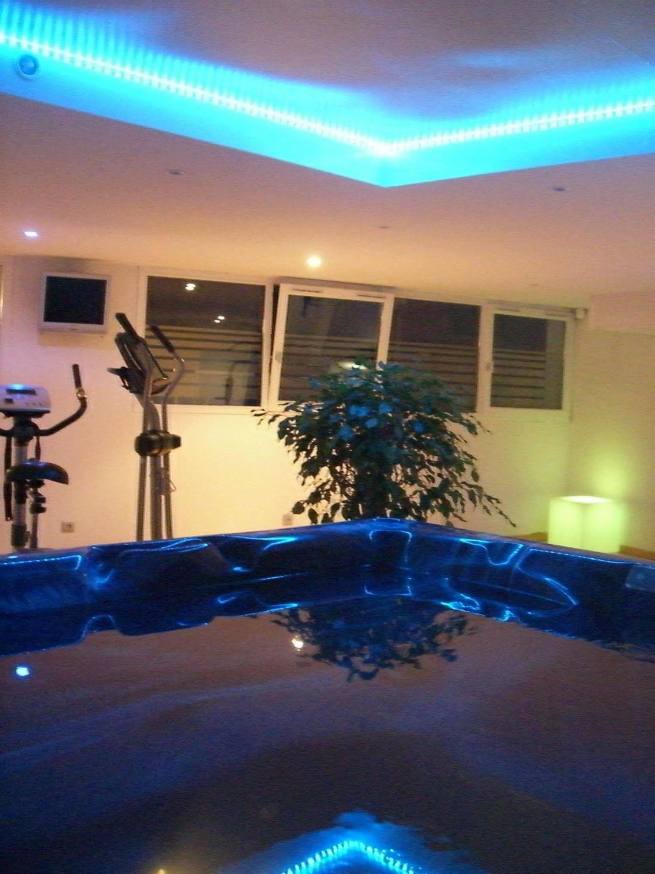 Hotel La Riviere Entraygues-sur-Truyere Ngoại thất bức ảnh