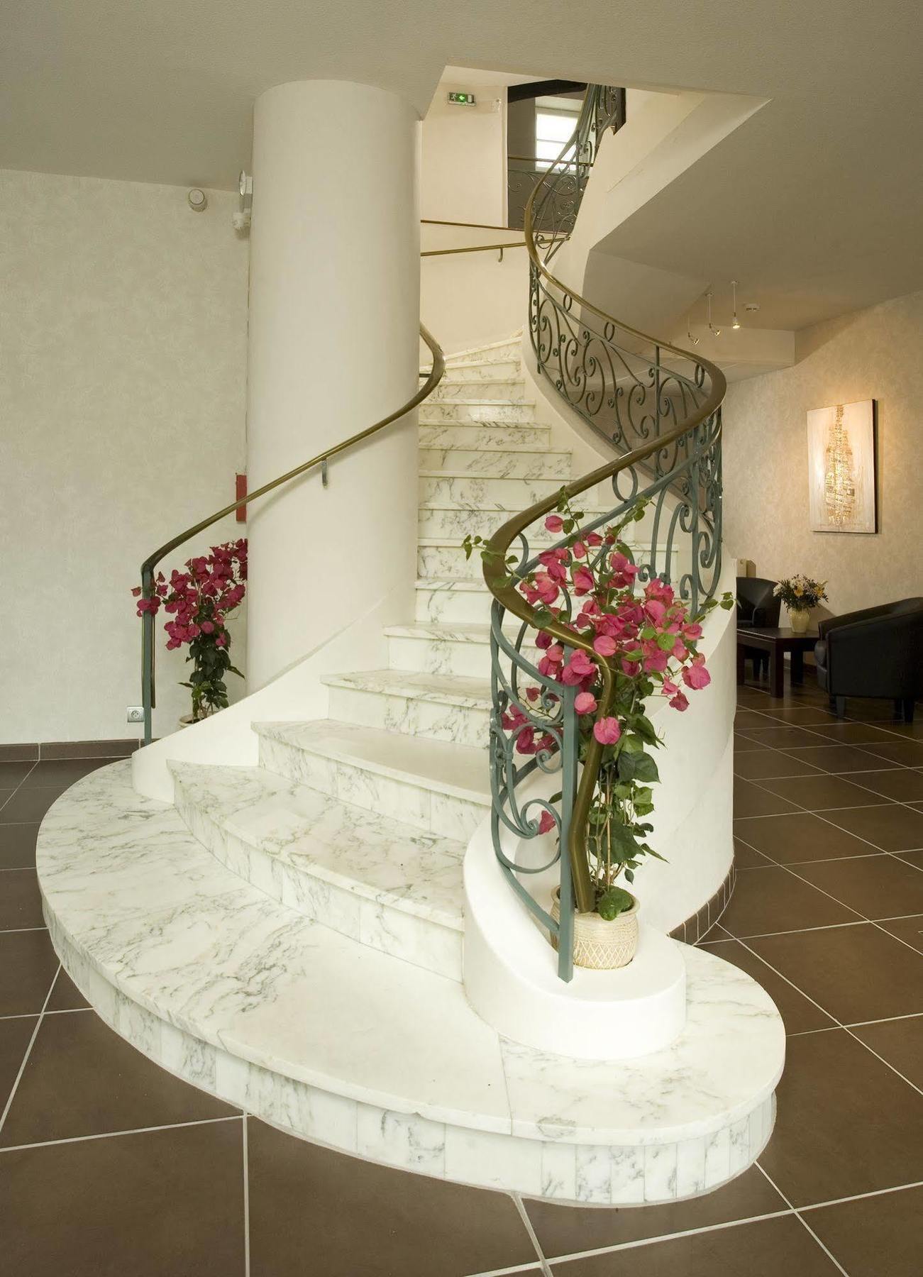 Hotel La Riviere Entraygues-sur-Truyere Ngoại thất bức ảnh