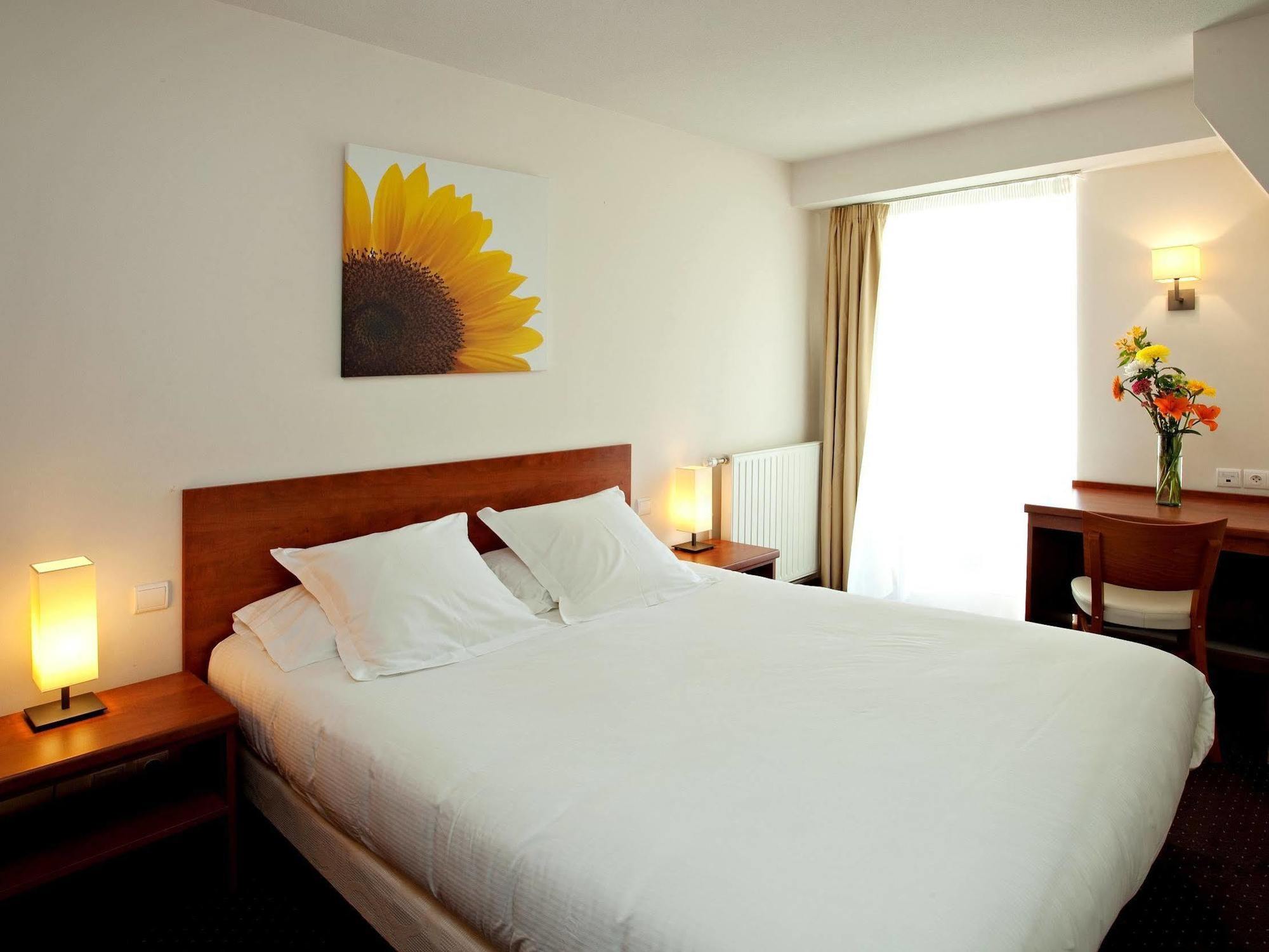 Hotel La Riviere Entraygues-sur-Truyere Ngoại thất bức ảnh