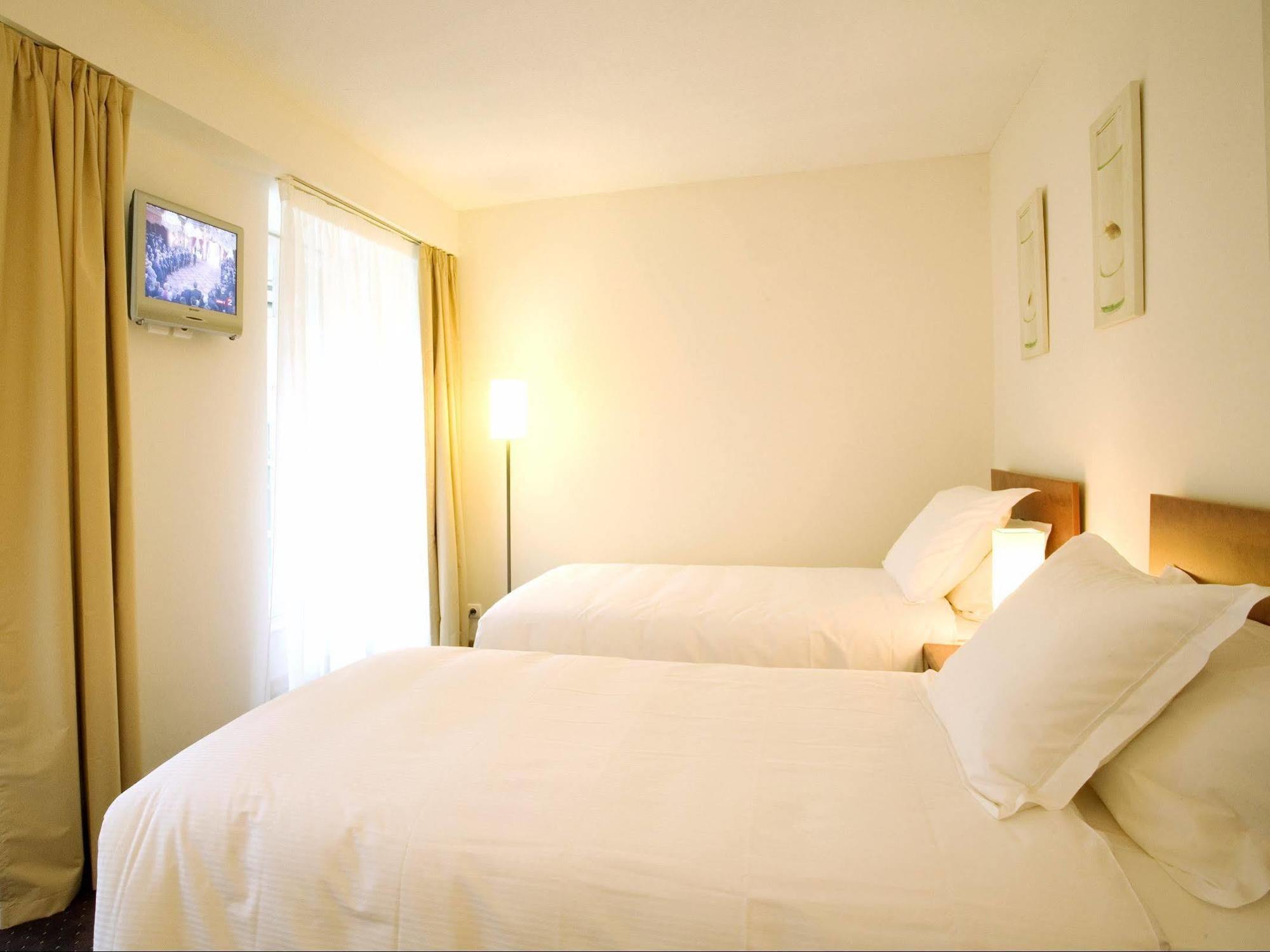 Hotel La Riviere Entraygues-sur-Truyere Ngoại thất bức ảnh