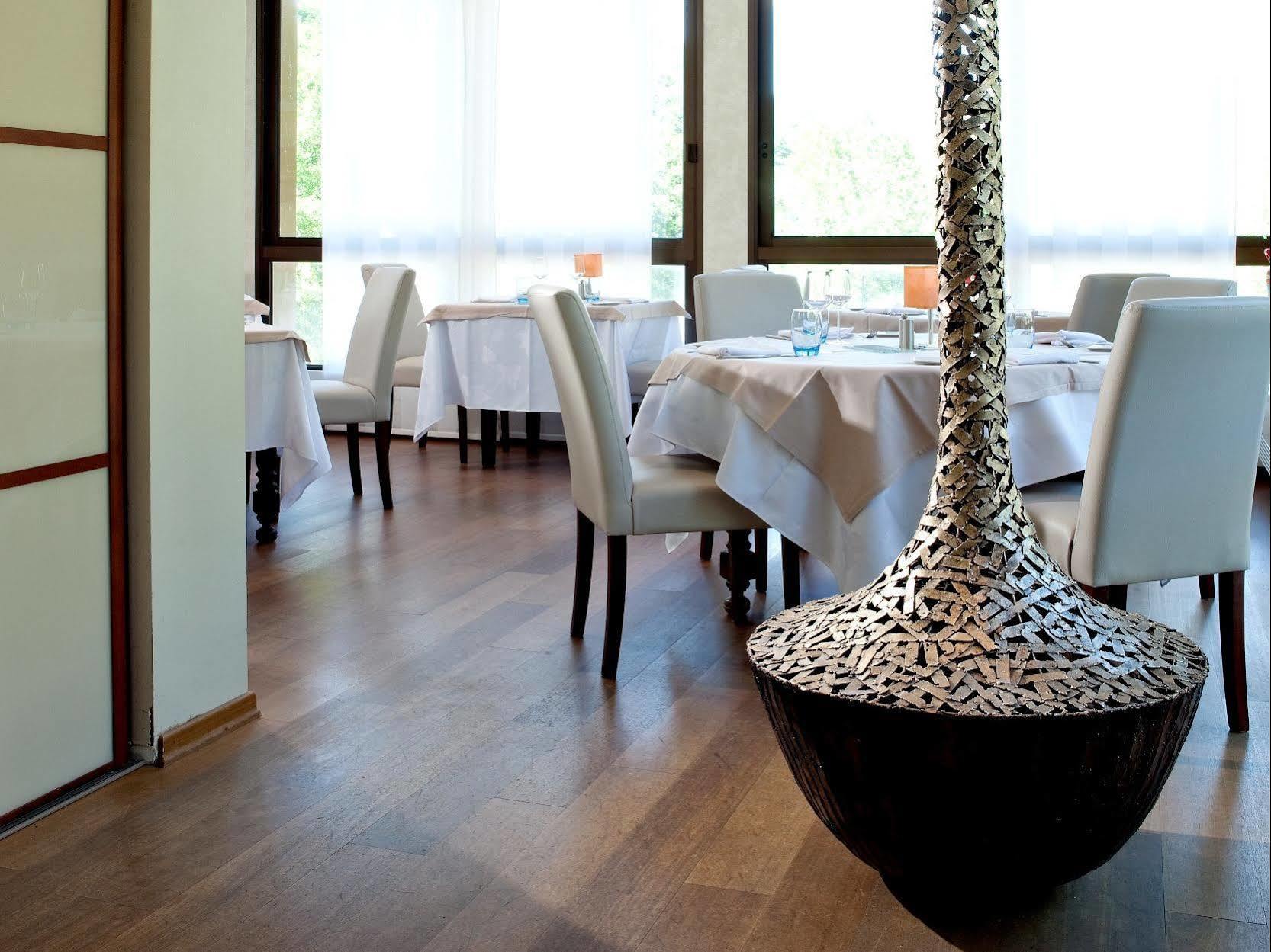 Hotel La Riviere Entraygues-sur-Truyere Ngoại thất bức ảnh
